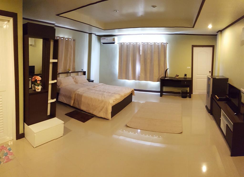 Burnout Guesthouse Паттая Екстер'єр фото
