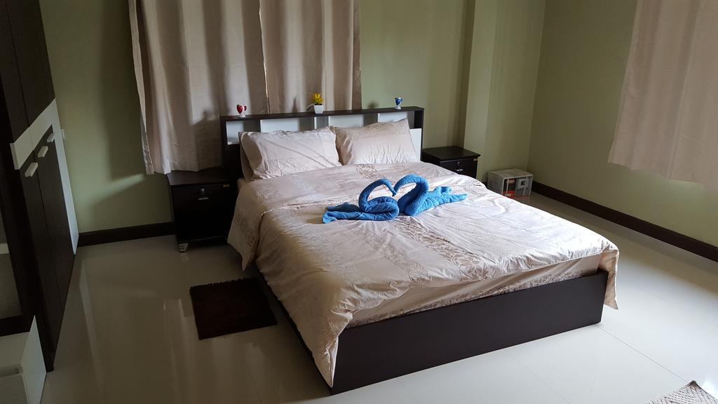 Burnout Guesthouse Паттая Екстер'єр фото