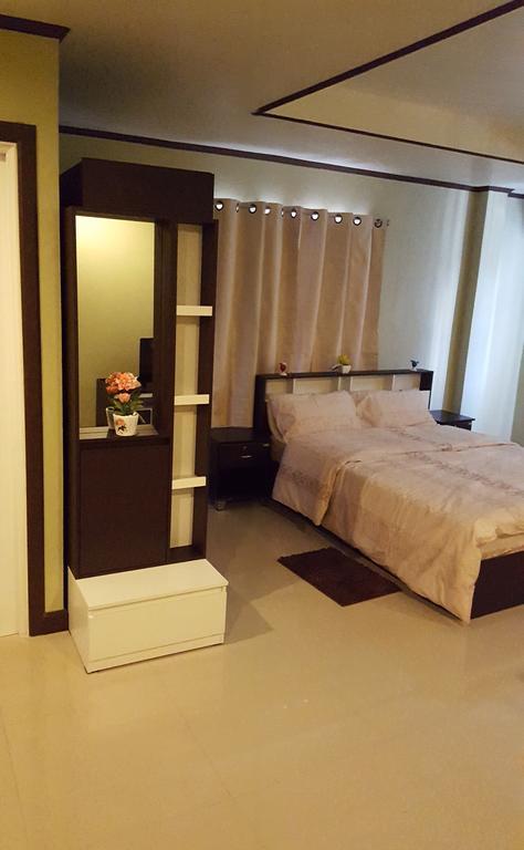 Burnout Guesthouse Паттая Екстер'єр фото