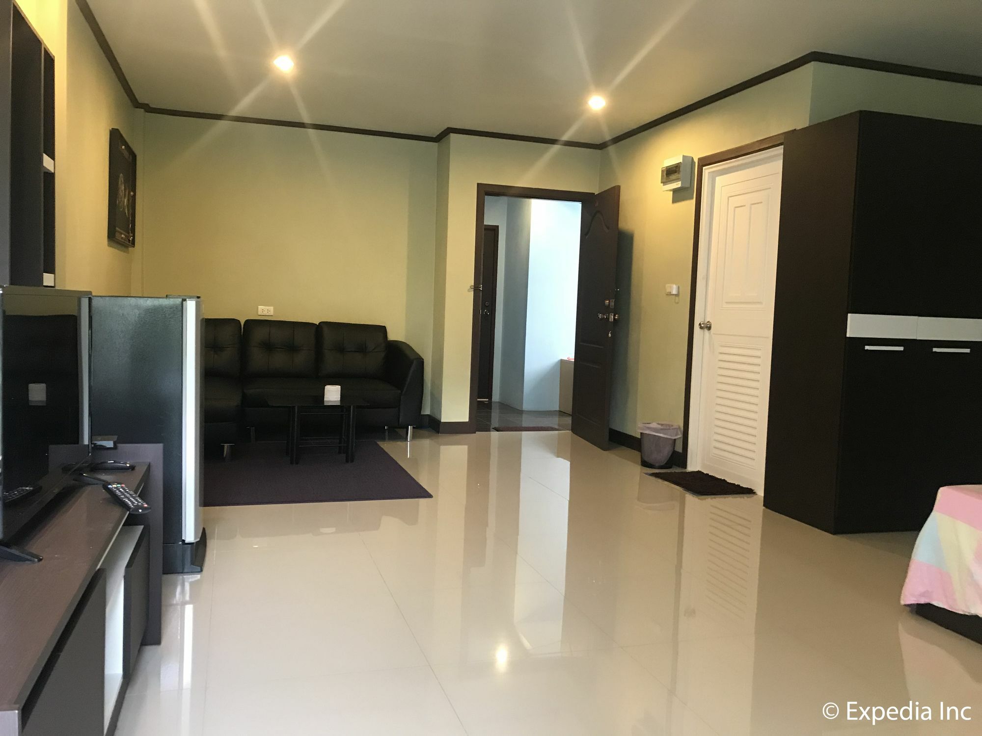 Burnout Guesthouse Паттая Екстер'єр фото