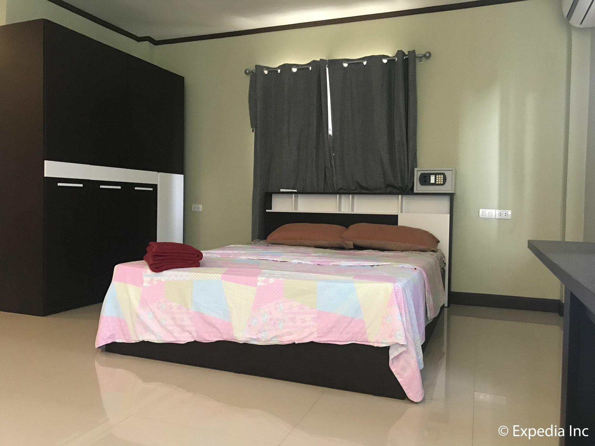 Burnout Guesthouse Паттая Екстер'єр фото