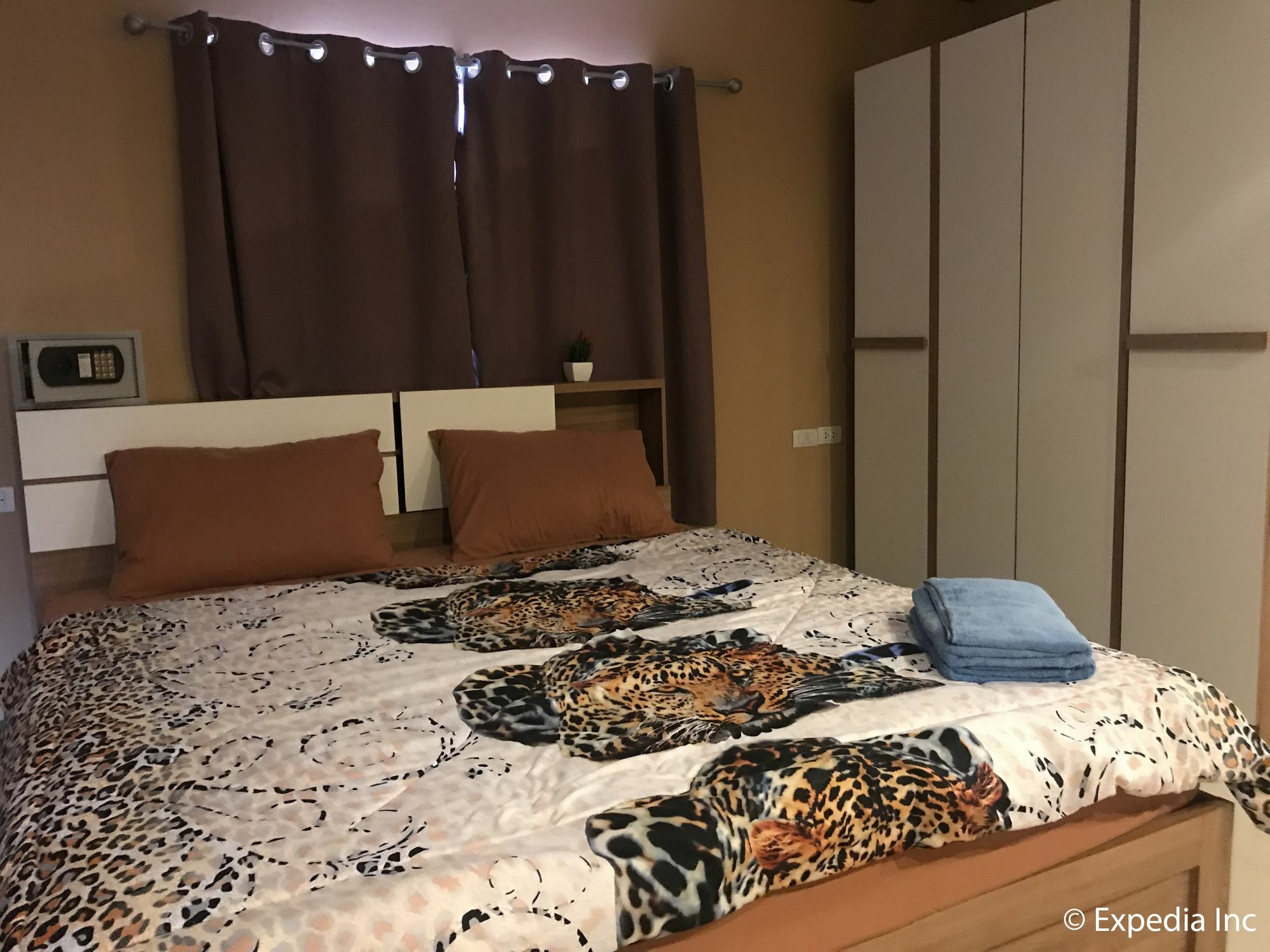 Burnout Guesthouse Паттая Екстер'єр фото
