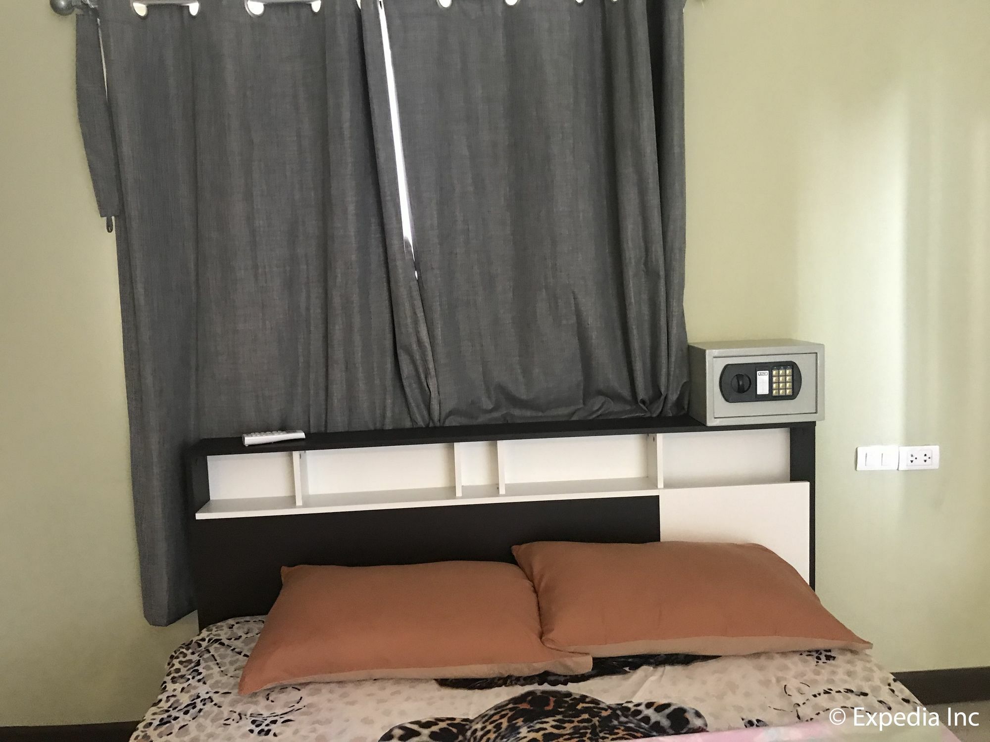 Burnout Guesthouse Паттая Екстер'єр фото