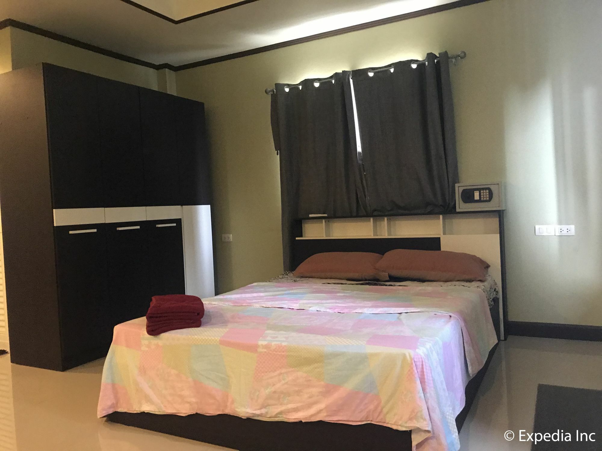 Burnout Guesthouse Паттая Екстер'єр фото