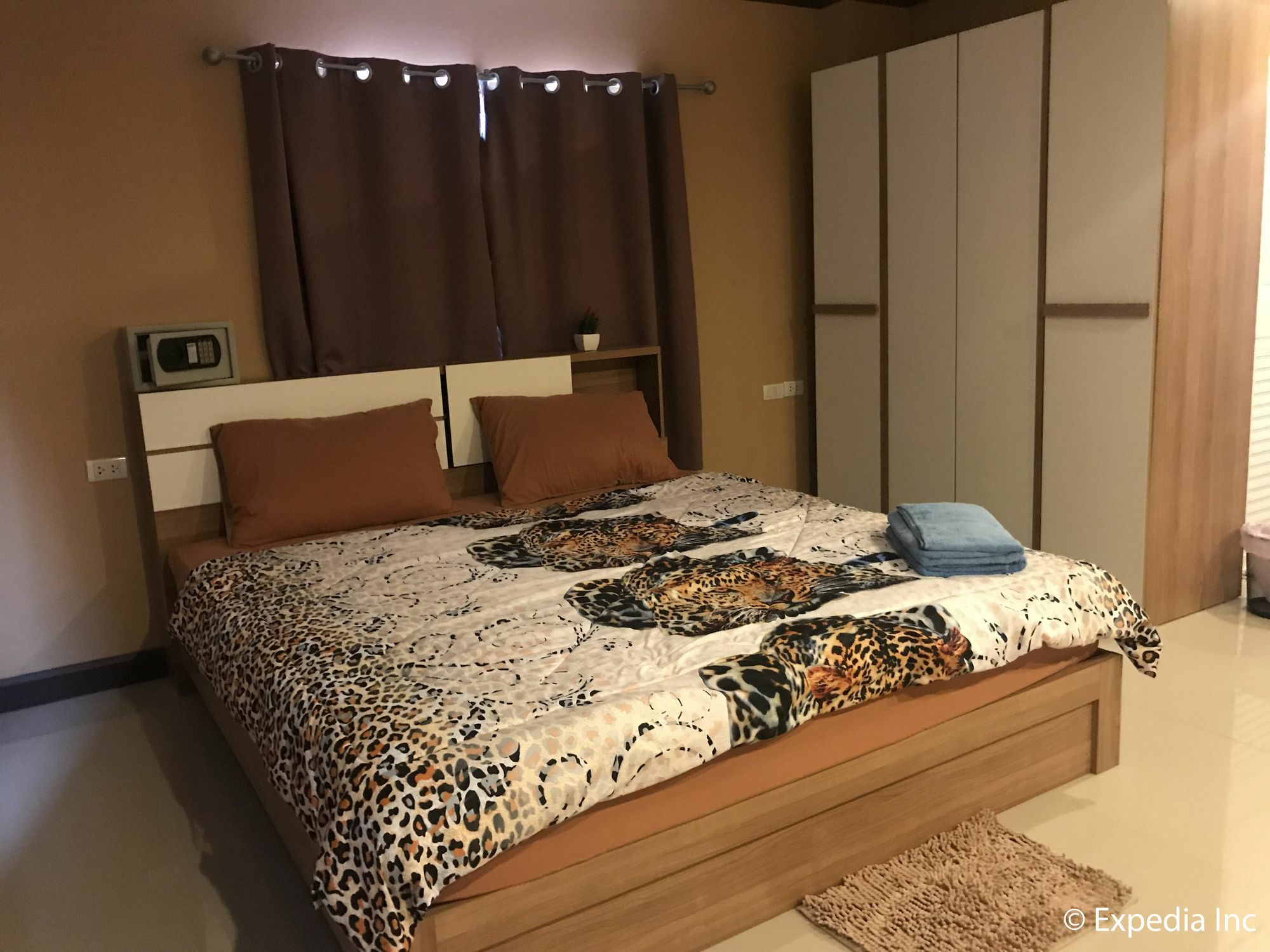 Burnout Guesthouse Паттая Екстер'єр фото