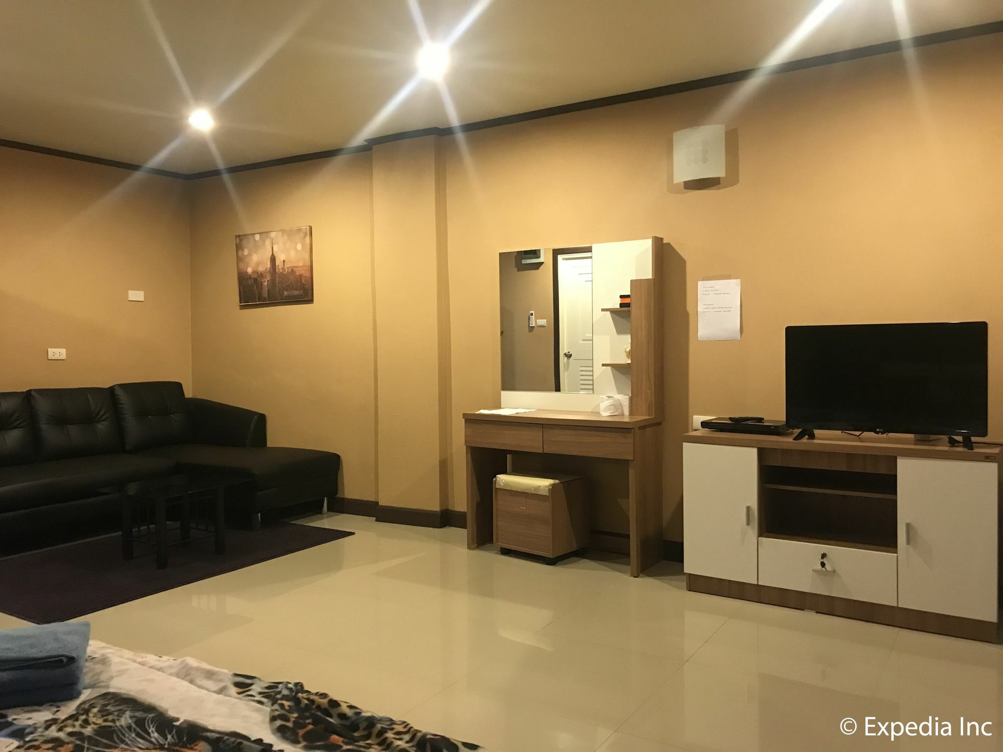 Burnout Guesthouse Паттая Екстер'єр фото