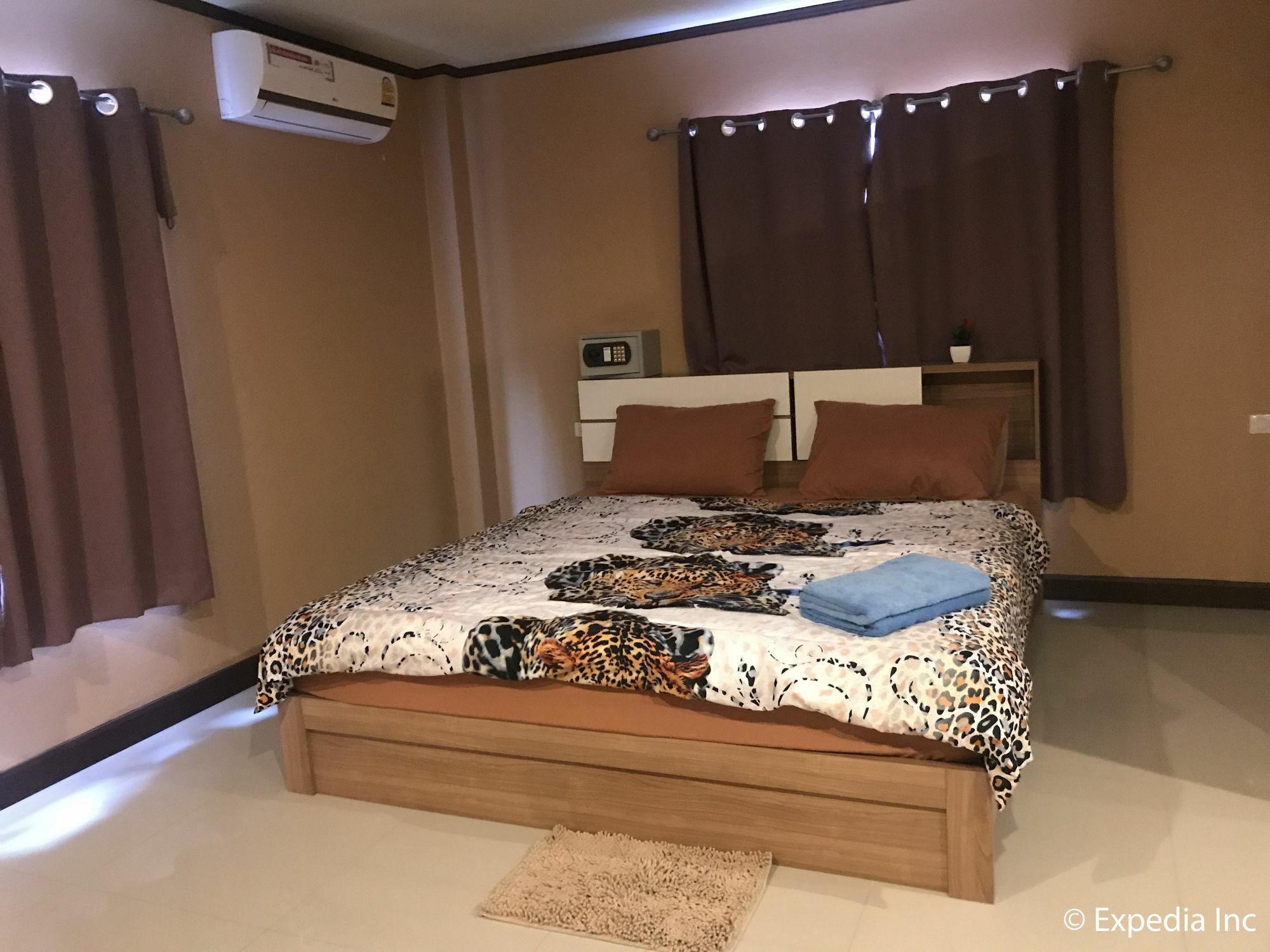 Burnout Guesthouse Паттая Екстер'єр фото
